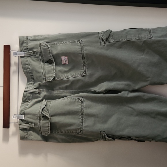 Vintage Levi's Cargo Crops - Picture 3 of 8